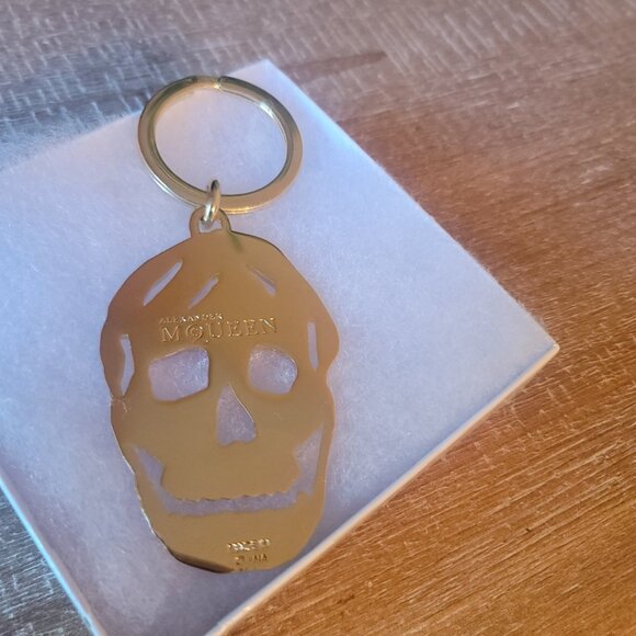 ALEXANDER MCQUEEN Gold and Red Skull Keychain (Brand new)(Gift box included) - Picture 8 of 11